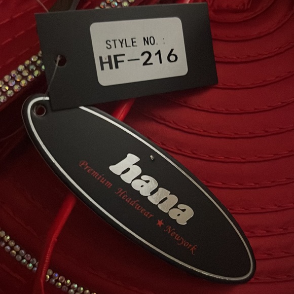 Brand New Red Fascinator by Hana - Picture 5 of 5